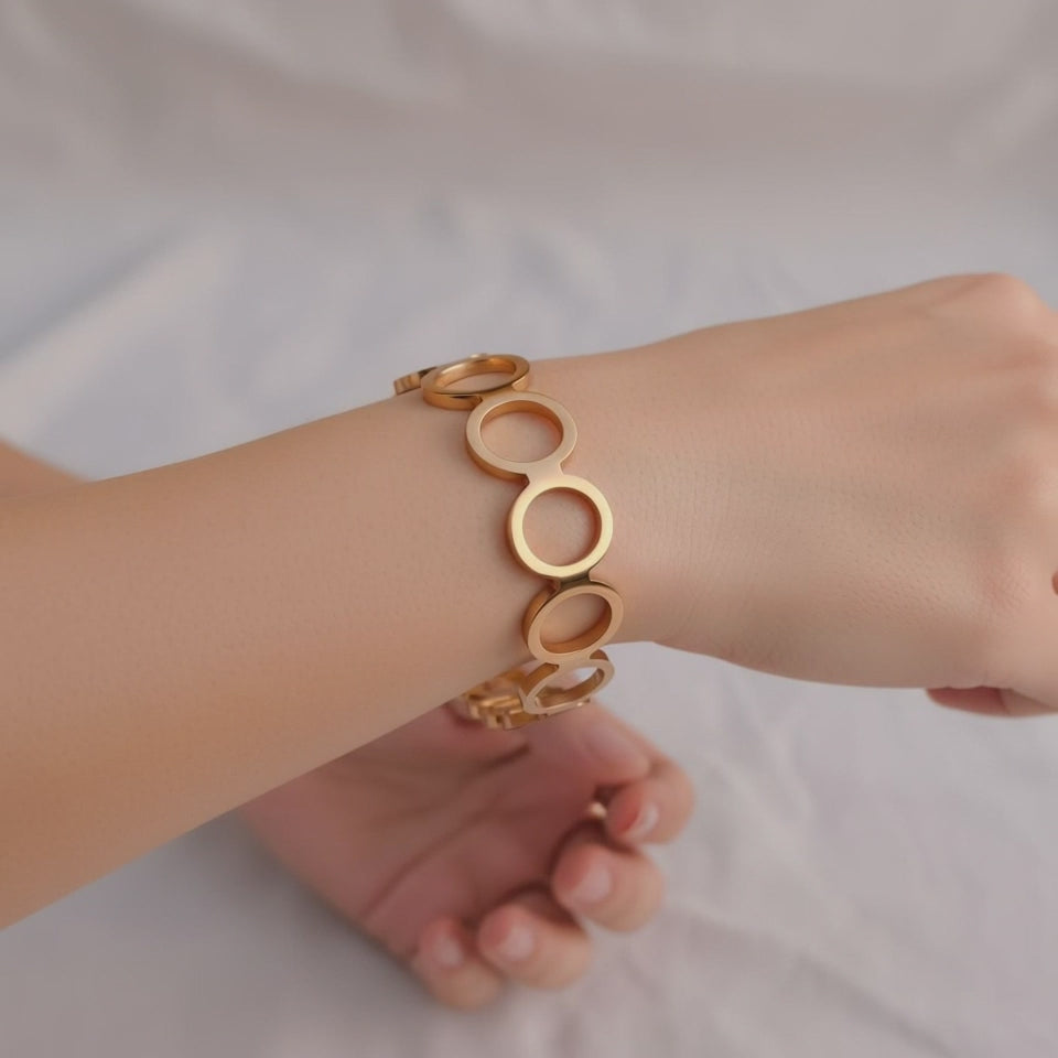 Circle Link Bracelet - 14K Gold Plated | Just A Girl
