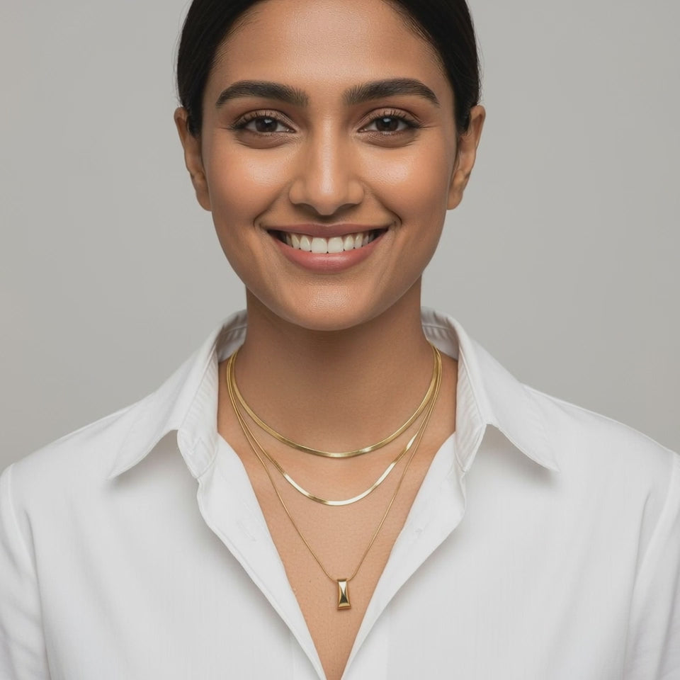 Evergold Wave Bar Necklace – 14K Gold Plated | Just A Girl